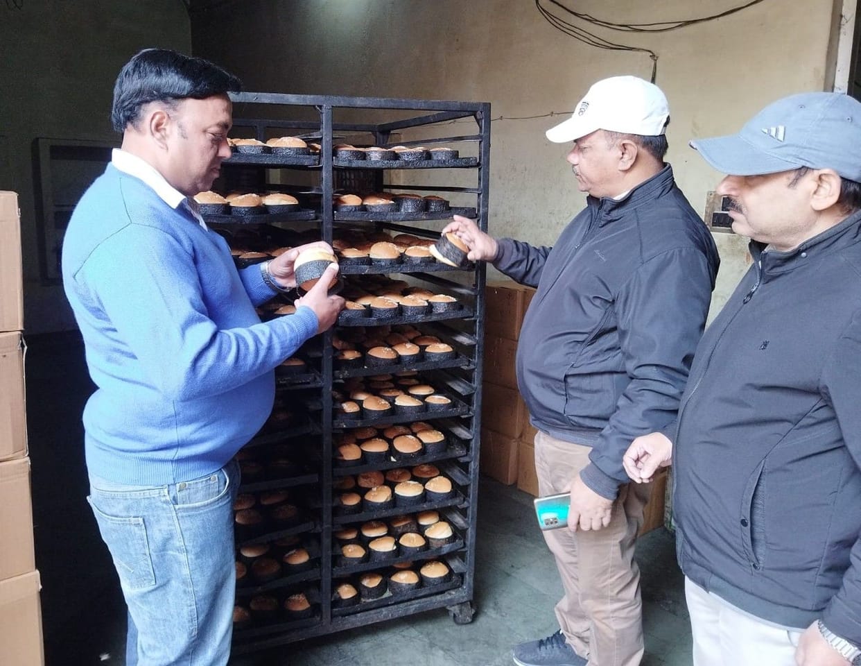 Hathras: Sample taken of fruit and bakery cakes, biscuits, patties and fans