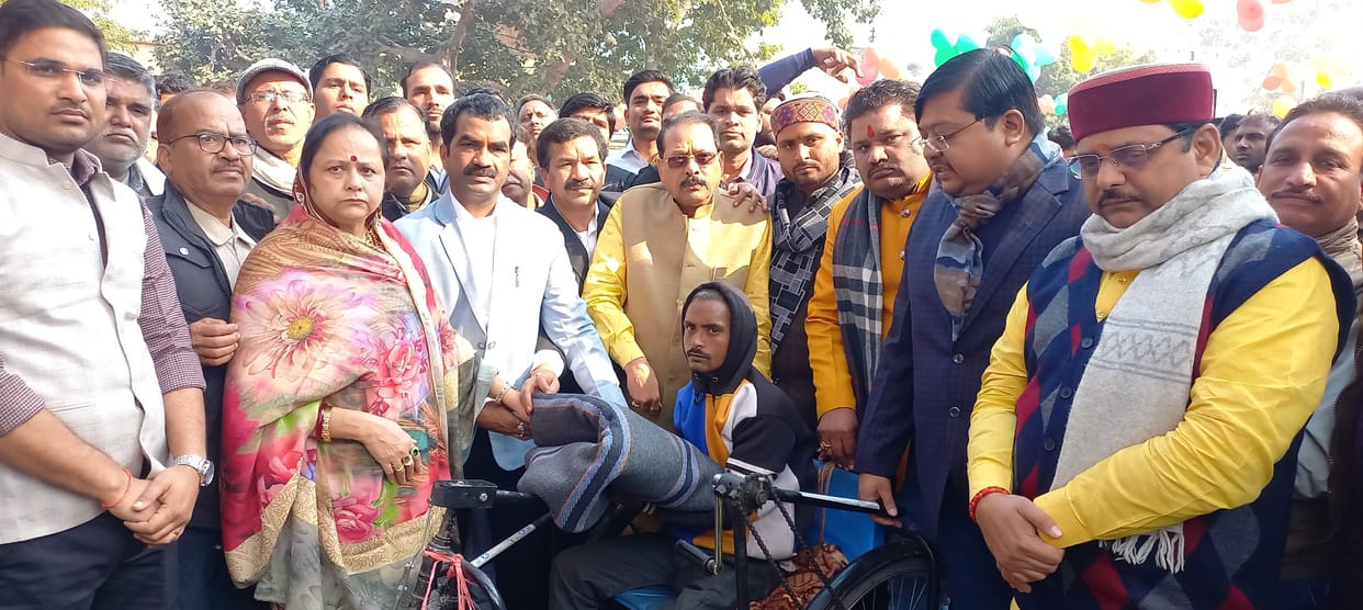 Hathras: Birth anniversary of former Energy Minister celebrated as Public Service Day