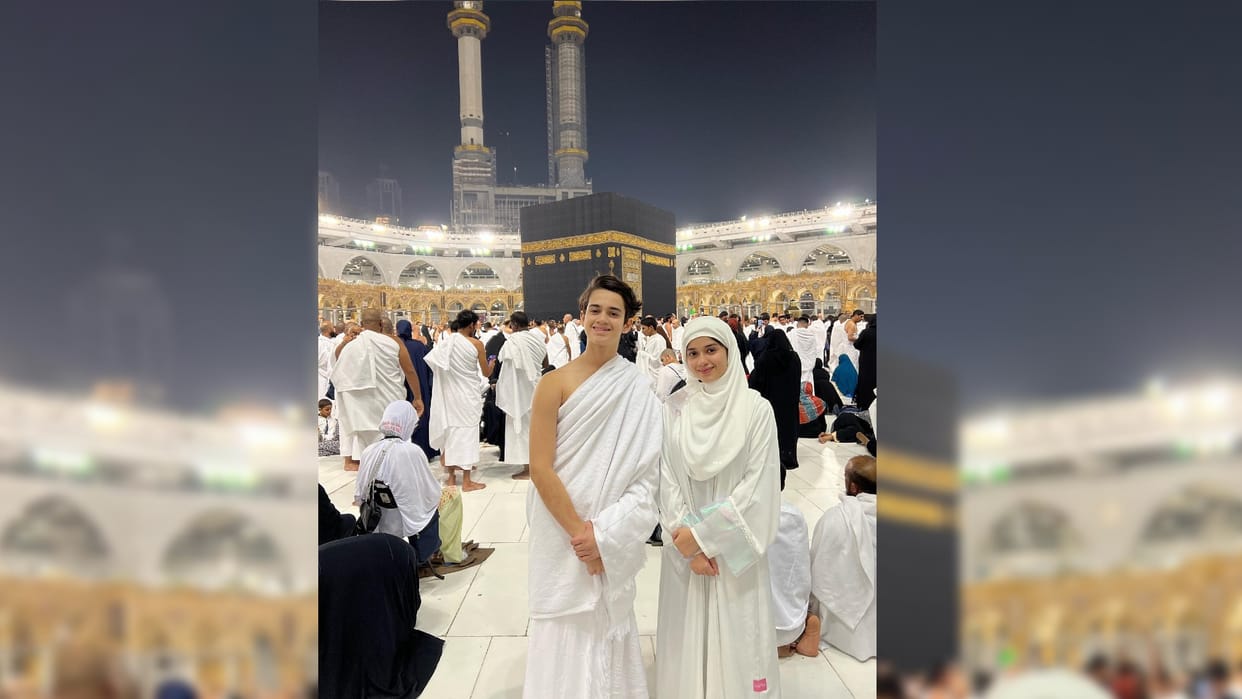 jannat zubair and ayaan zubair completed first umrah in mecca after shahrukh khan see pics