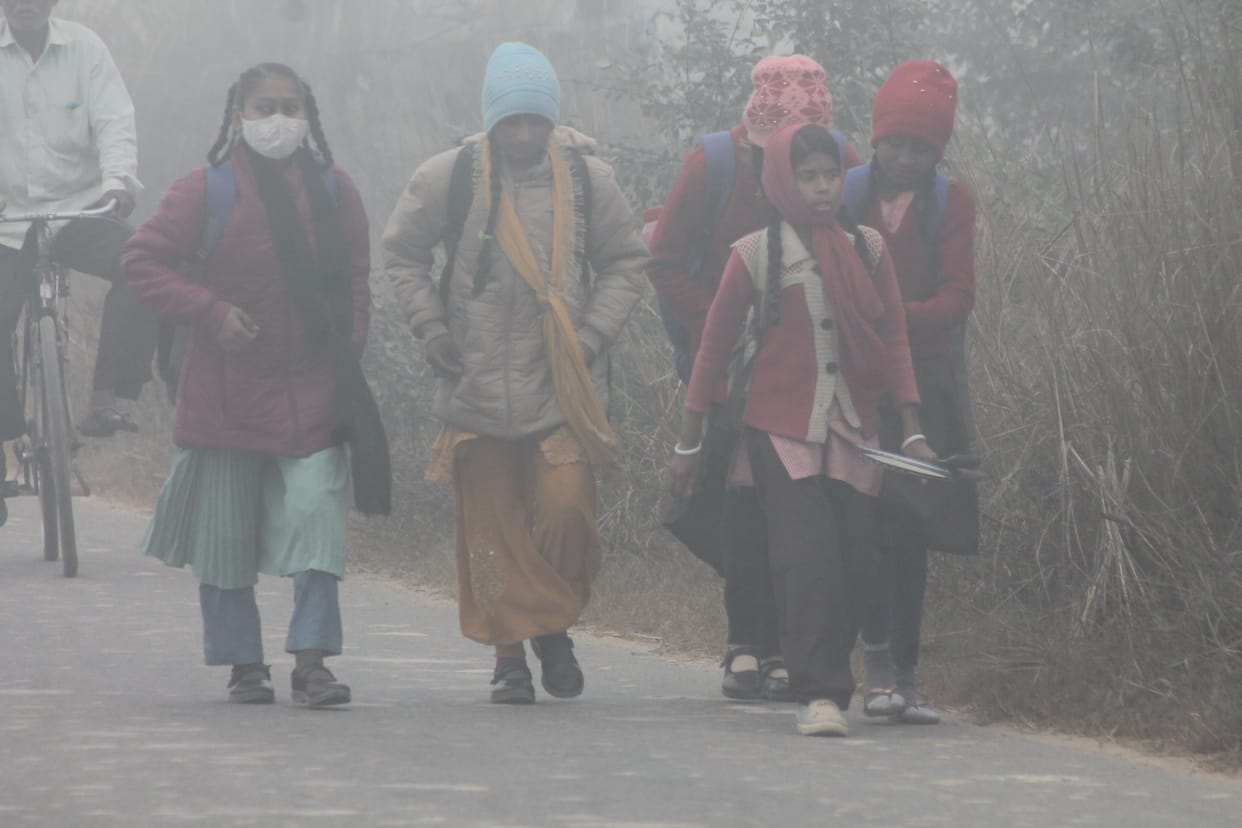 The fog stretched the sheet, the cold increased