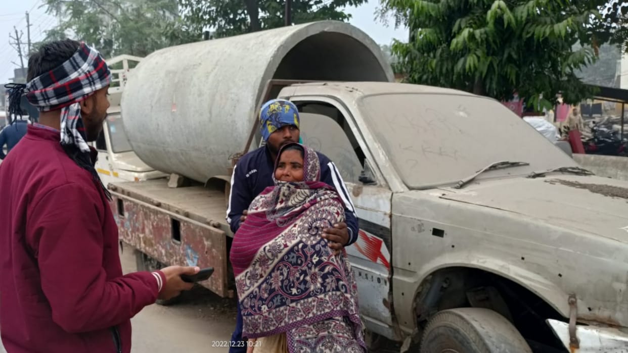 Scooty rider young man and woman died after being hit by an unknown vehicle in Kushinagar