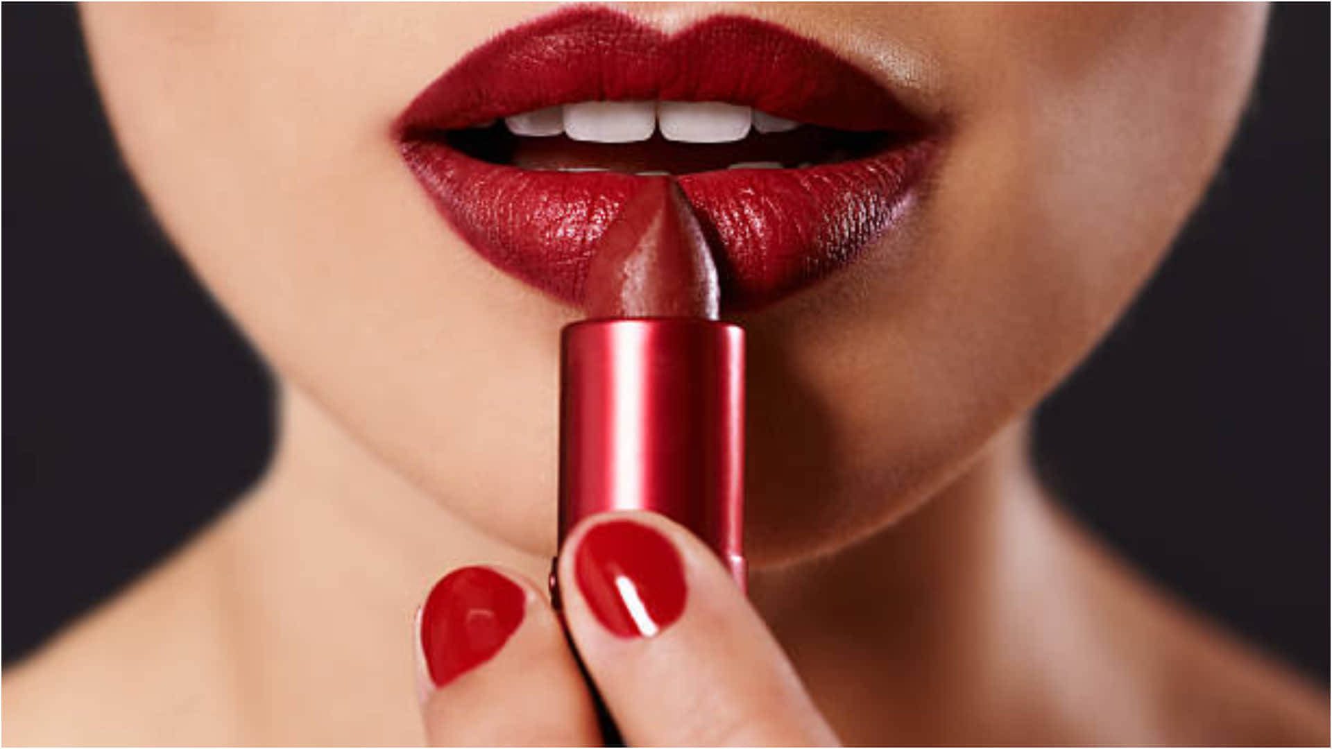 fashion tips correct way to put lipstick on lips learn about this