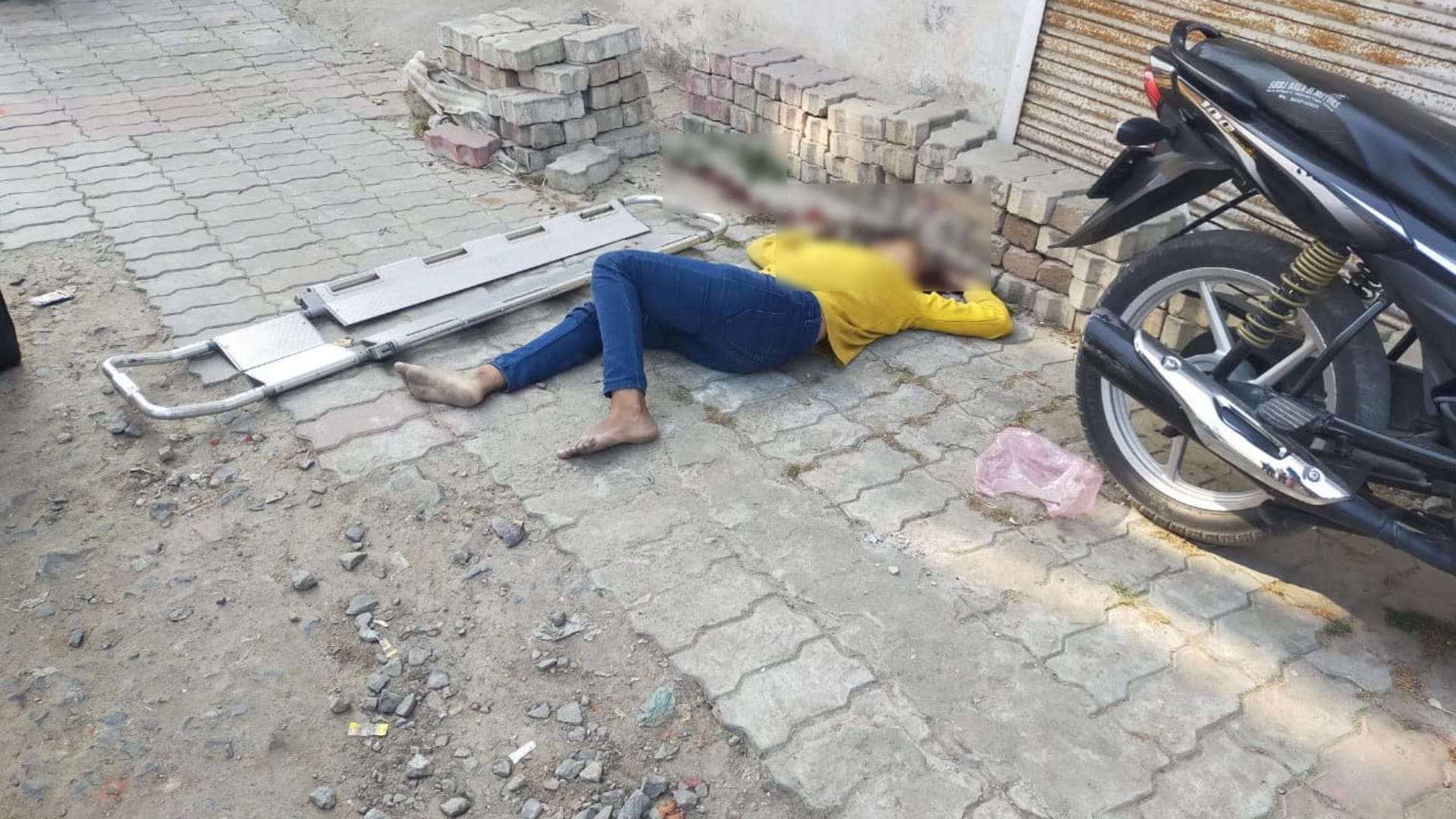 LLB student Suicide Kanpur Girl student seen in CCTV falling from third floor secret revealed from mobile