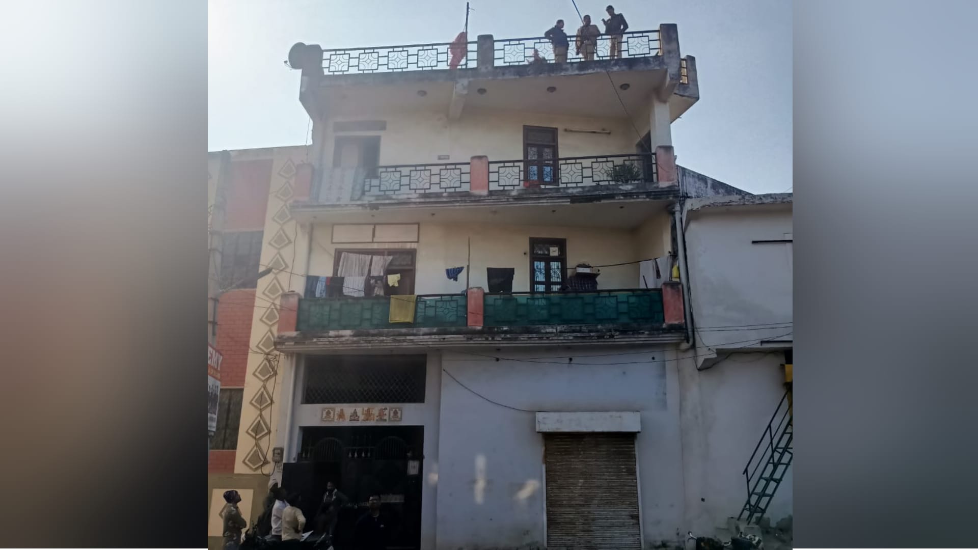 LLB student Suicide kanpur girl had talked to young man of Gujarat on mobile Before suicide