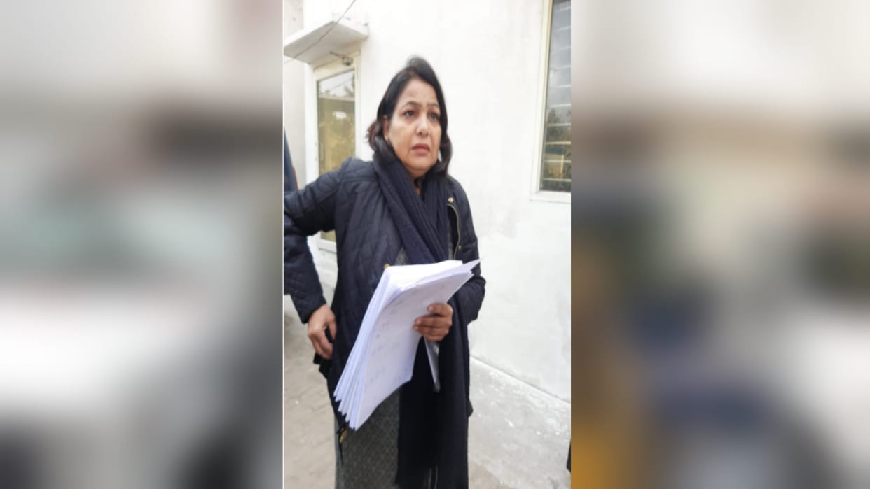 Meerut News: The victim woman demanded action from the SSP in the case of encroachment of the house