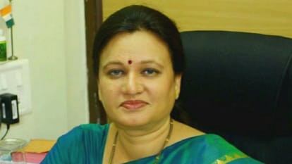 maharashtra news updates Woman attempts self immolation outside Vidhan Bhavan Thane NCP leader activists booke