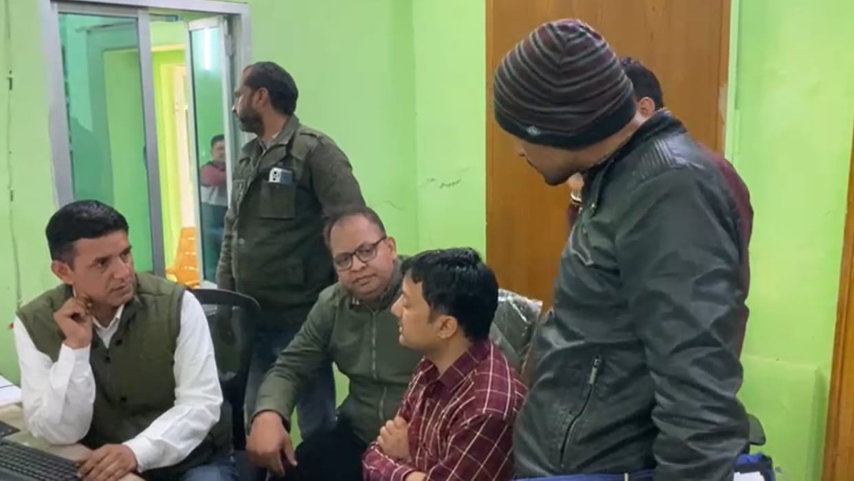 ACB action in Tonk Patwari arrested red handed taking bribe of five thousand