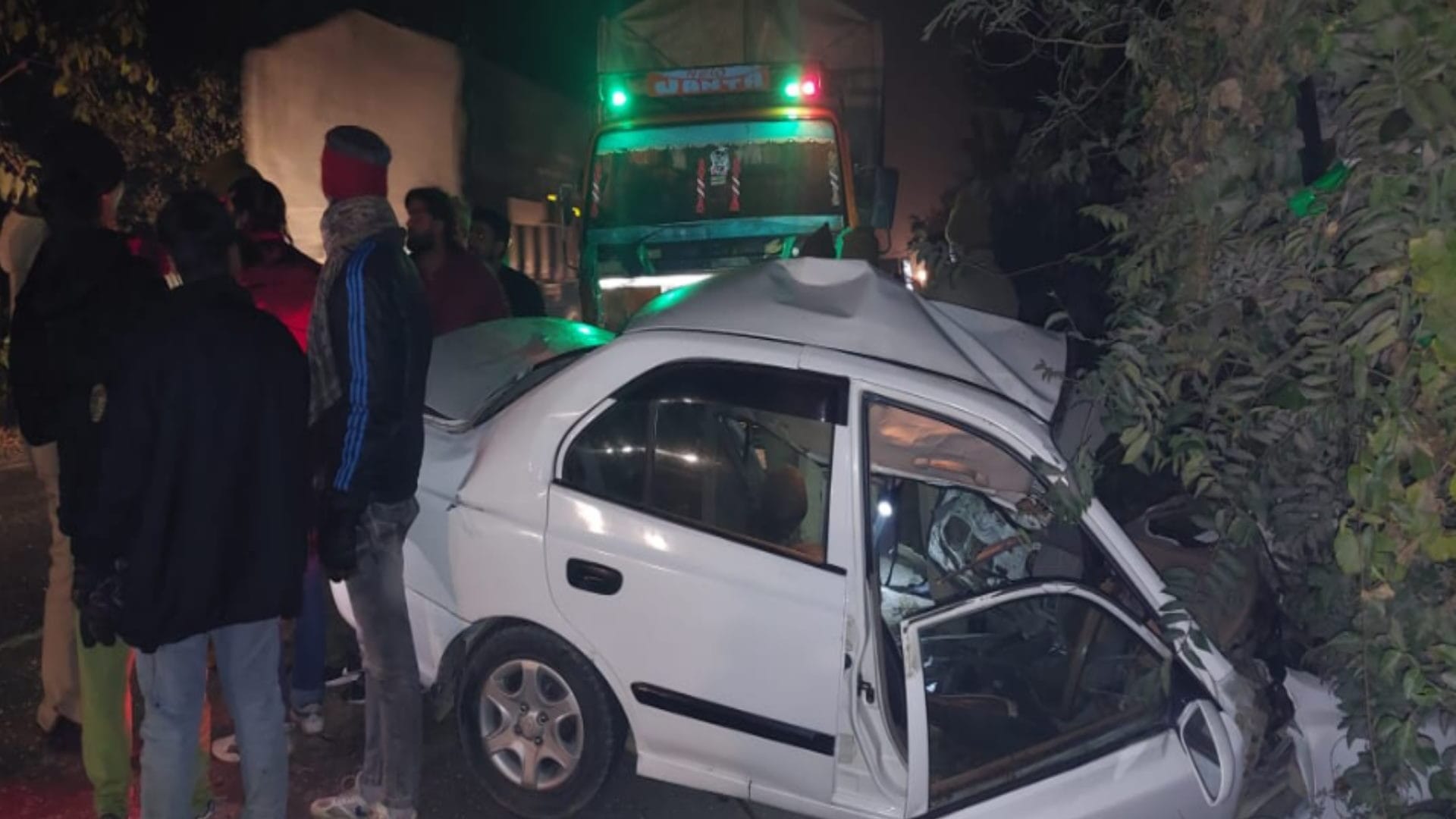 Three youths of Saharanpur and Meerut have died in two accident and atmosphere of sorrow in the family