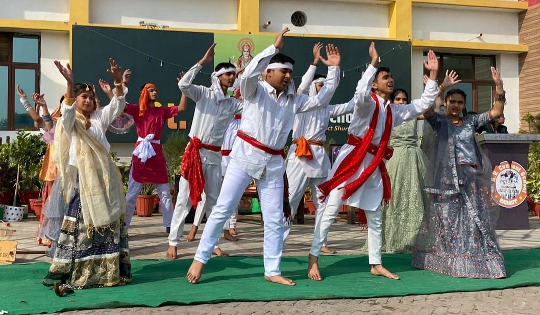 Cultural and colorful programs enthralled the audience