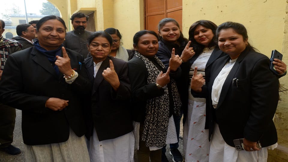 Santosh Vashishtha elected The Aligarh Bar Association President