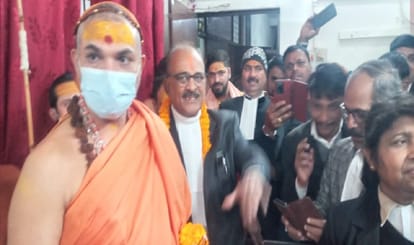 Swami Avimukteshwaranand got bail in pratikar yatra case said it happened in political hatred