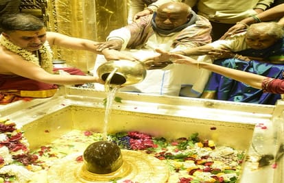 Former PM HD Deve Gowda see Ganga Aarti and praised PM Modi and CM Yogi for varanasi development