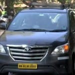 चंदा कोचर व उनके पति को सीबीआई की विशेष अदालत में पेश करने ले जाती सीबीआई।