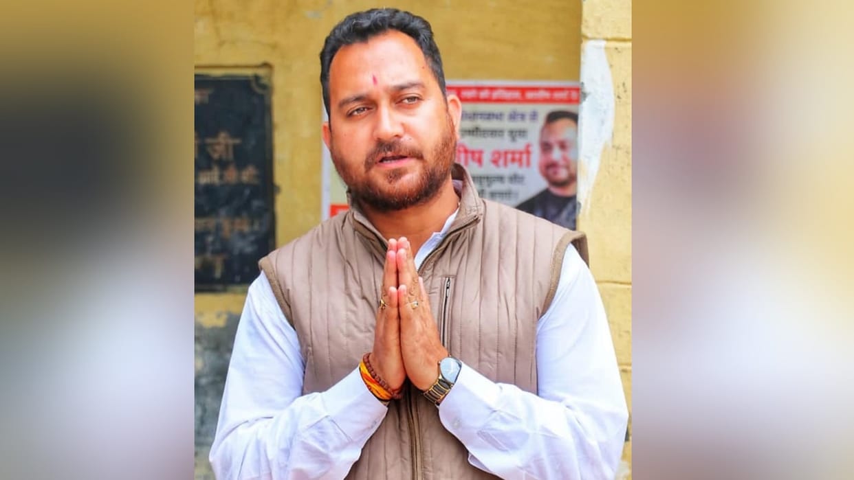 Hamirpur independent MLA Ashish Sharma meet former CM Prem Kumar Dhumal