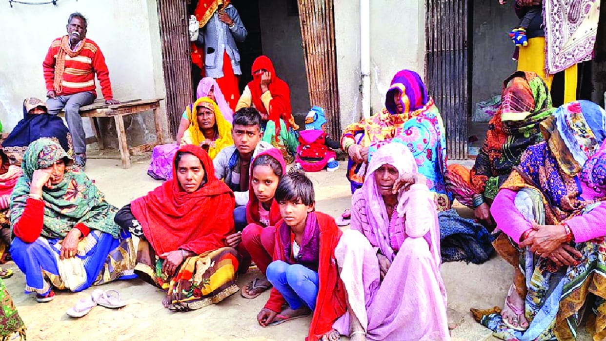 Bihar three workers of Kunda died four injured accident due to chimney explosion
