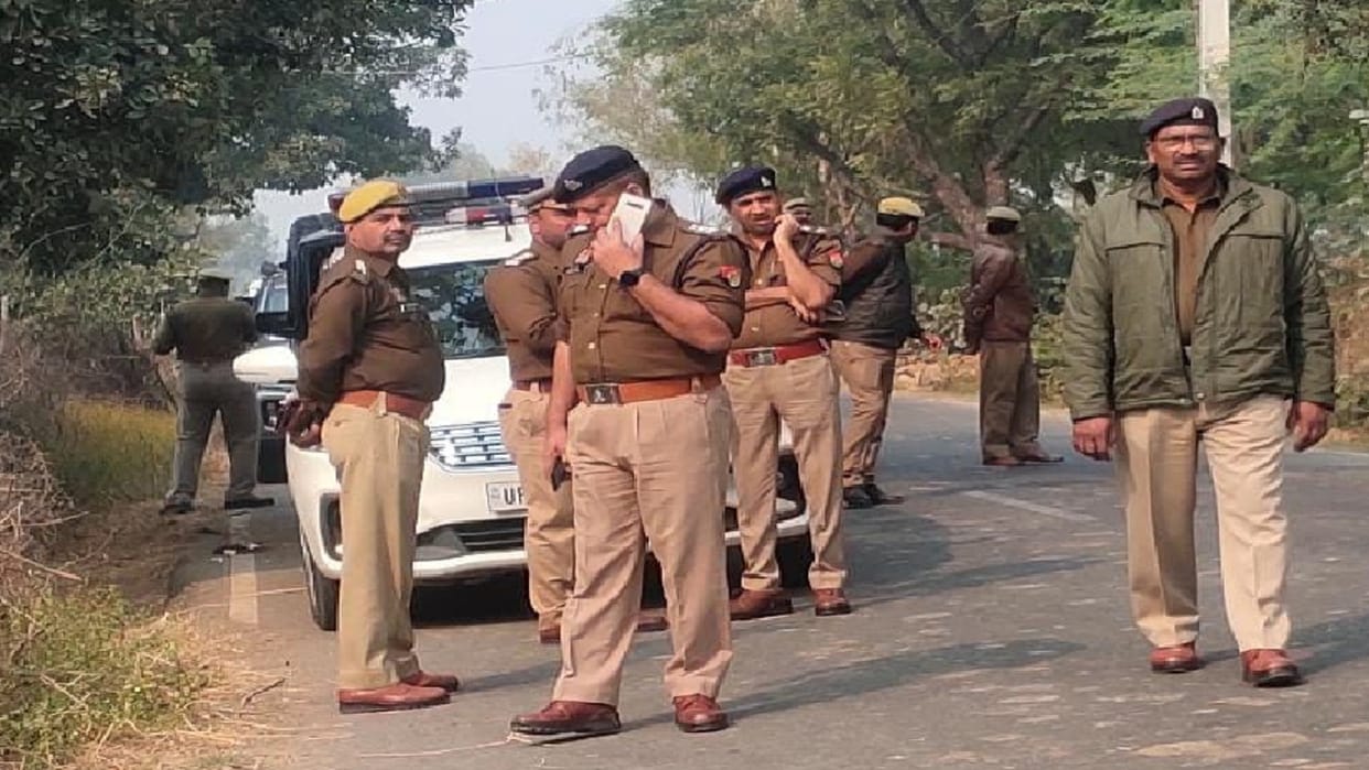 Naribari Shankargarh road demanding the arrest of the murderers