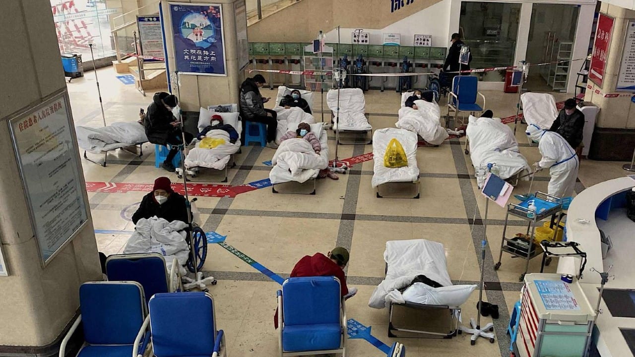 37 million new infected in 24 hours in china, Pile of corpses in hospitals, Chinese people dying
