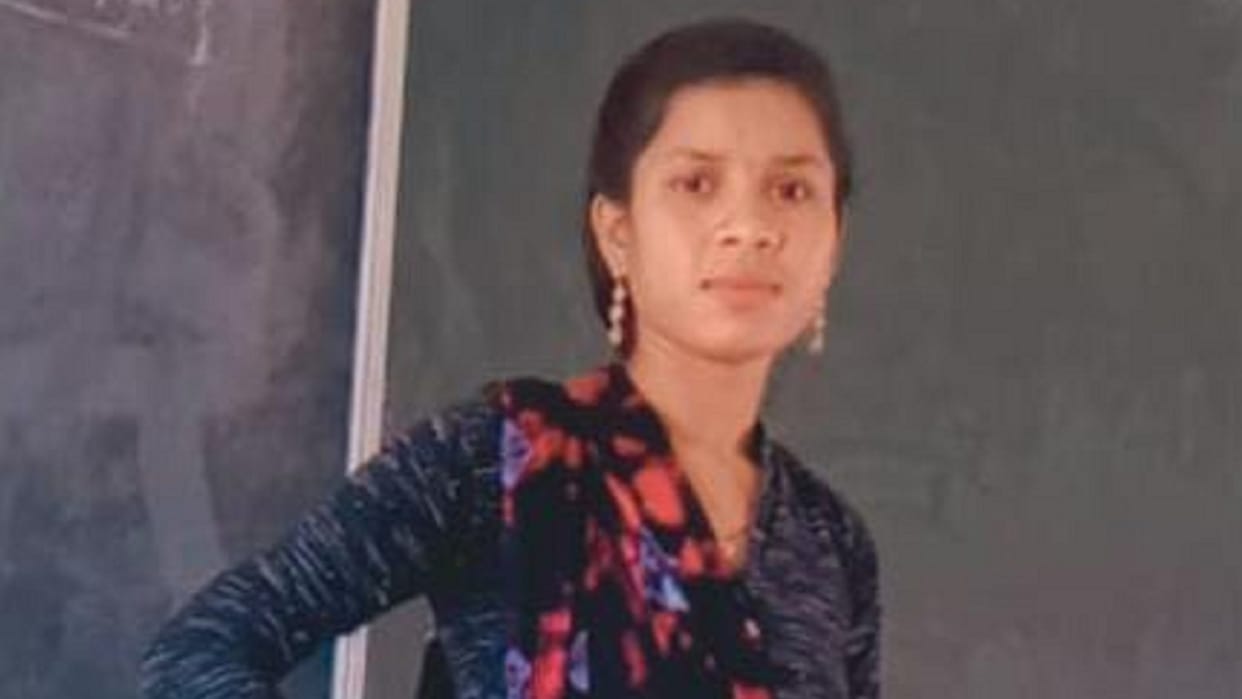 suspicious death of girl student due to poison consumption in gariaband