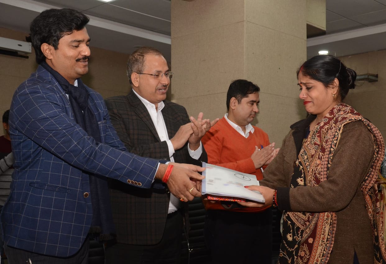 KDA gave the keys to the allottees of PM's residence in kanpur