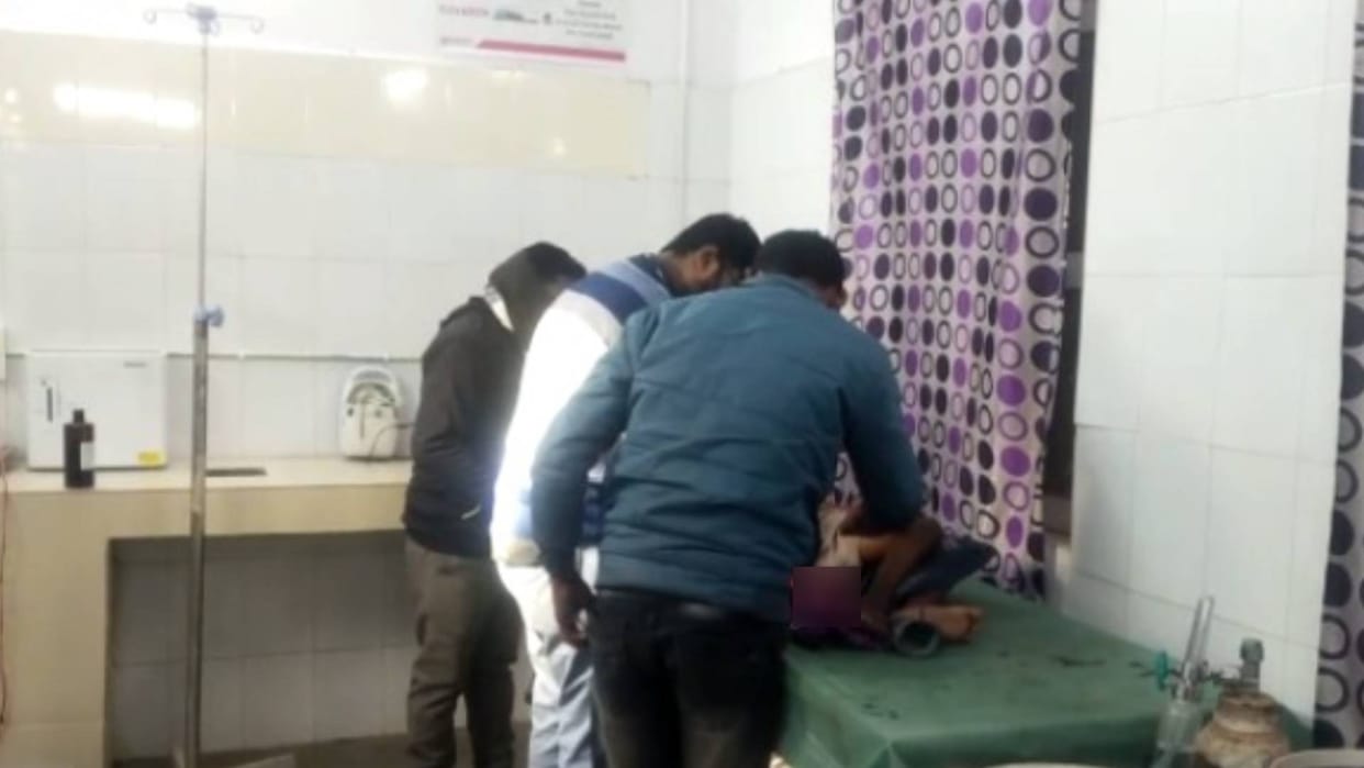 Leopard attacked an child sitting with family in manendragarh