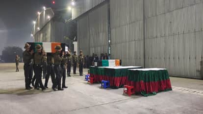 लखनऊ पहुंचे प्रदेश के शहीद जवानों के पार्थिव शरीर