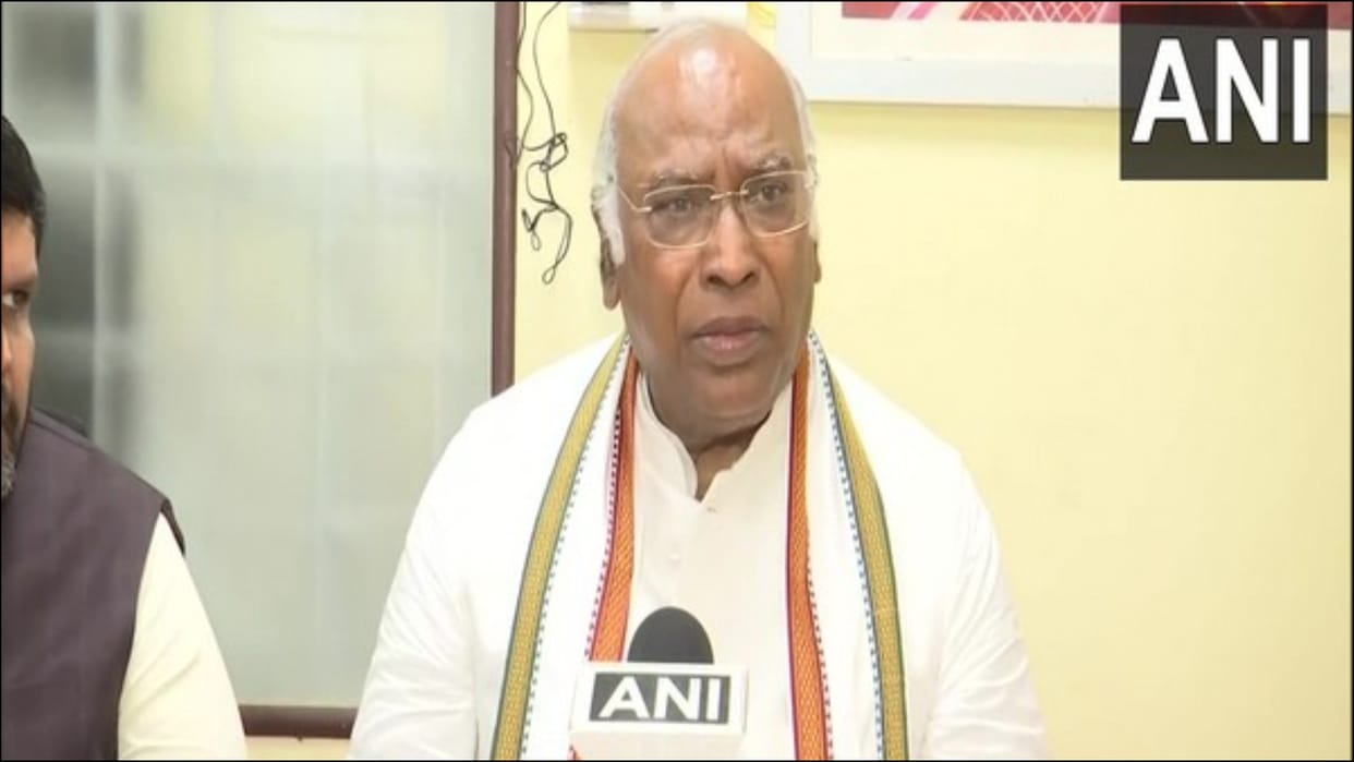 mallikarjun kharge meets top congress leaders focus on reforms accountability performance review at all levels