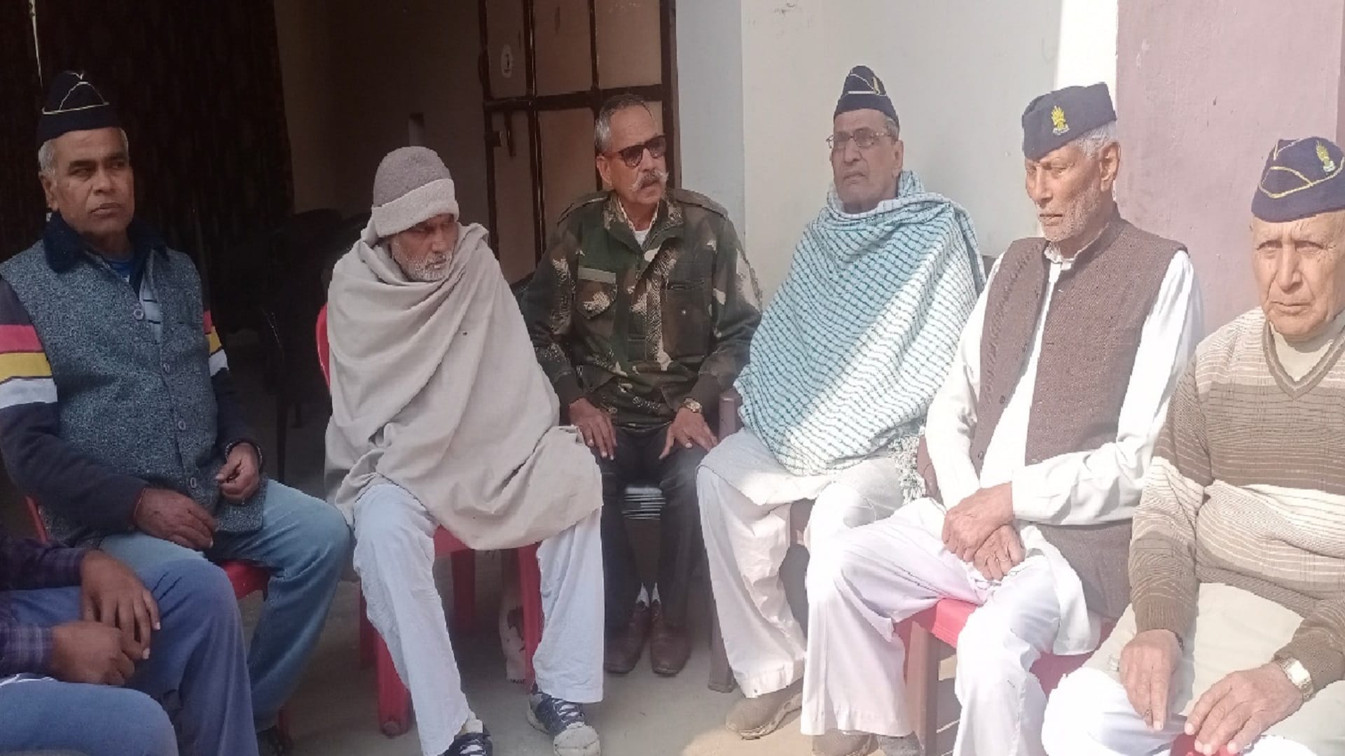 Muzaffarnagar: There is mourning in the family and village in the memory of martyr army hero Lokesh Sehrawat