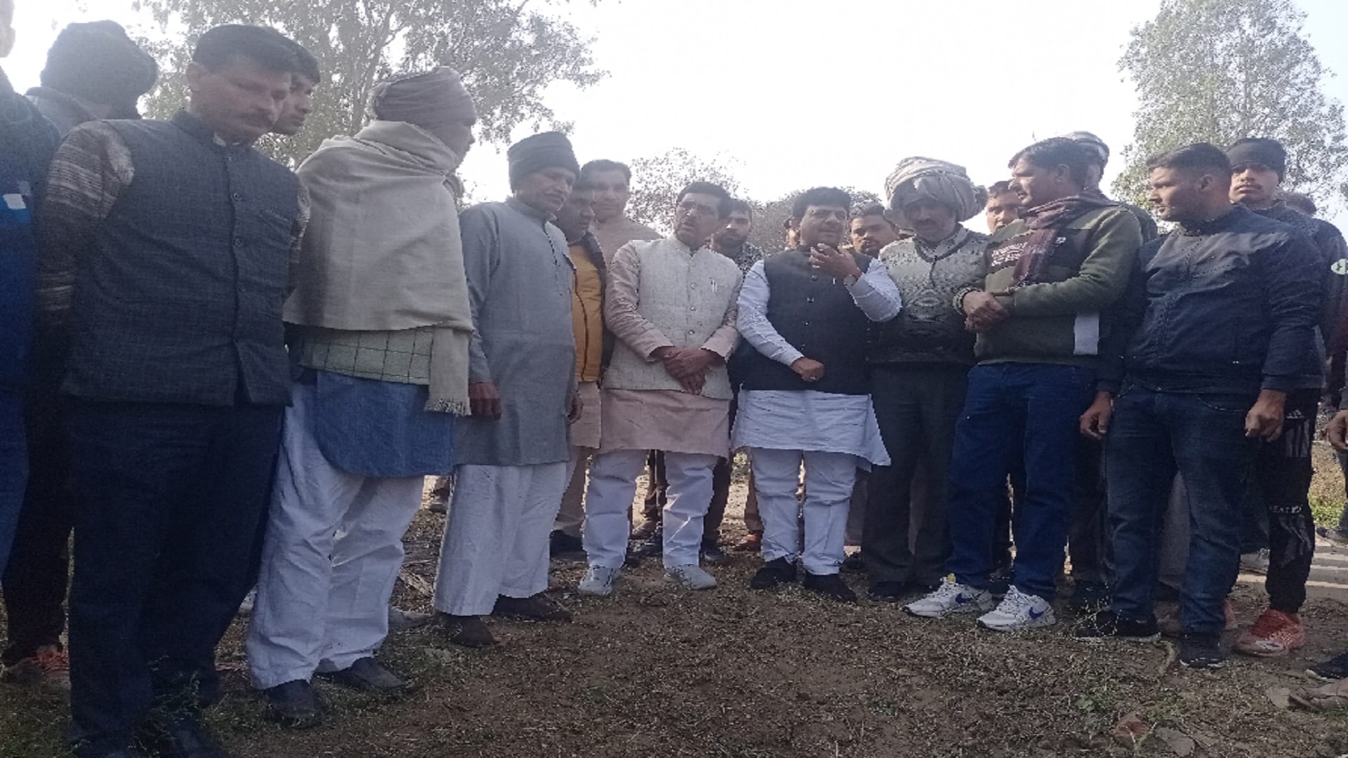Muzaffarnagar: There is mourning in the family and village in the memory of martyr army hero Lokesh Sehrawat