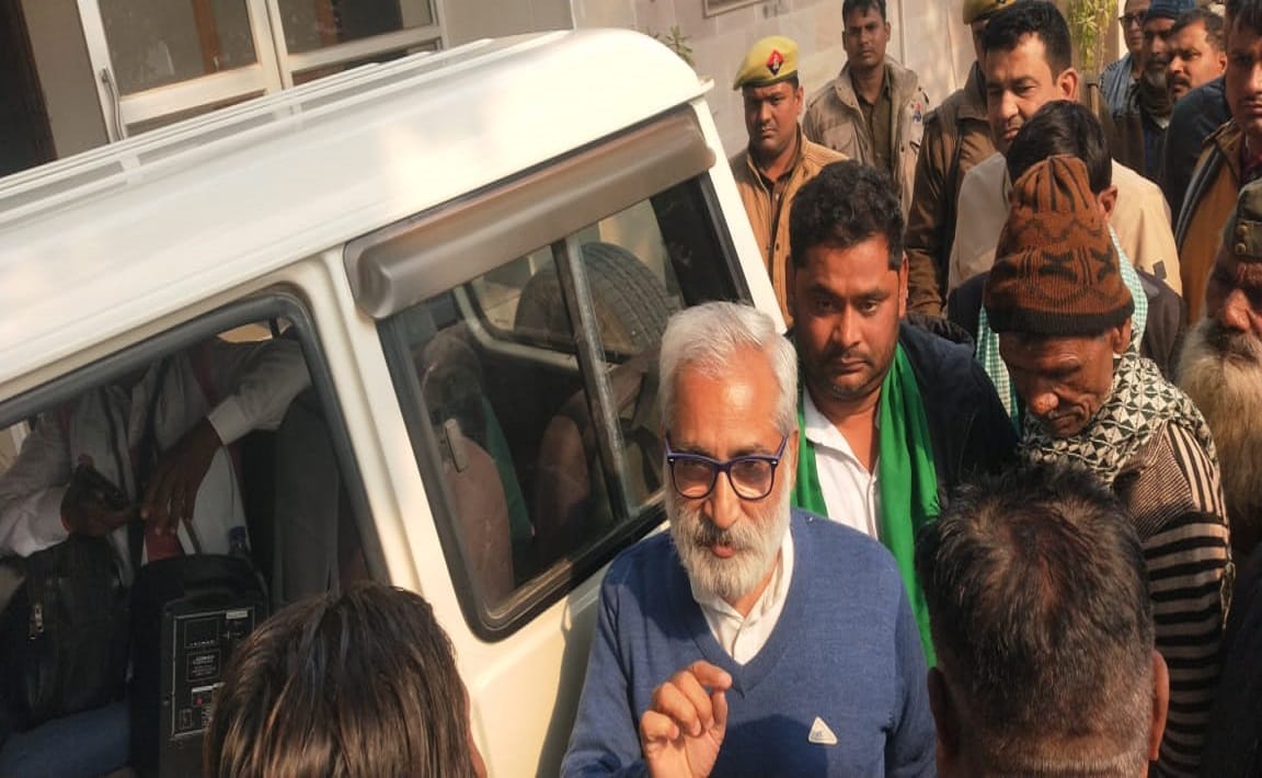 Magsaysay awardee Sandeep Pandey detained in varanasi before kisan padyatra till Azamgarh
