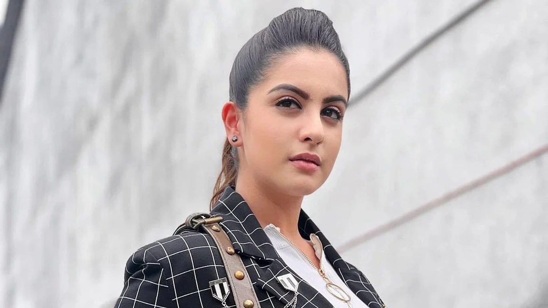 reports says after tunisha sharma death abhishek nigam replace sheezan khan in alibaba dastan e kabul show