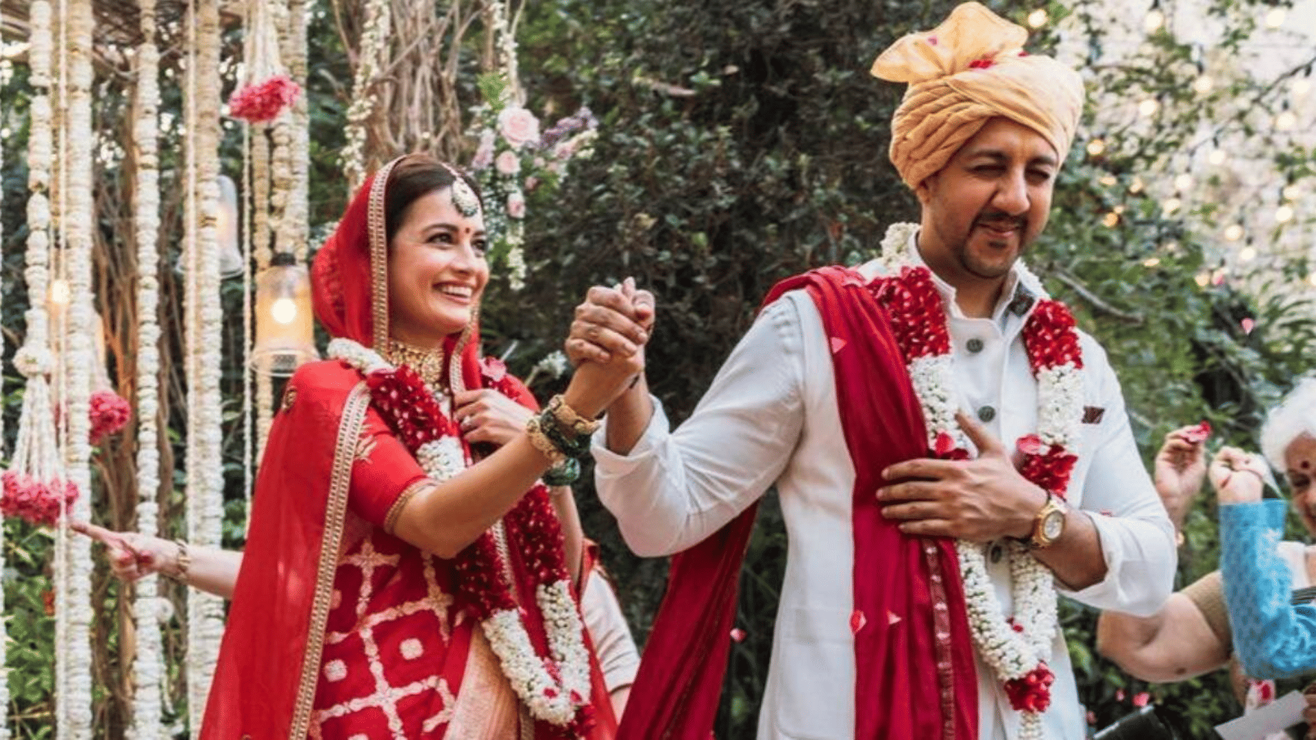 Bollywood Actresses Who Ditches Lehnga And Wore Saree In Wedding From Alia Bhatt to Dia Mirza