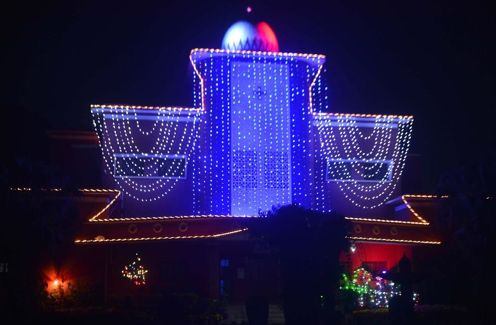 Christmas 2022 banaras decorated for arrival of Lord Jesus varanasi churches lit up see pictures