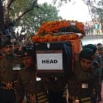 शहीद के अंतिम दर्शन के लिए उमड़ी हजारों की भीड़