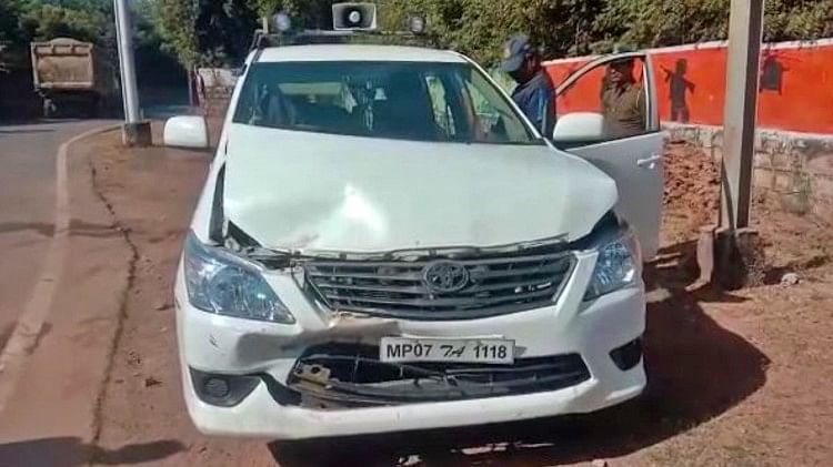 Scindia Car Accident Vehicles In Jyotiraditya Scindia Convoy Collided A Luxury Car Damaged