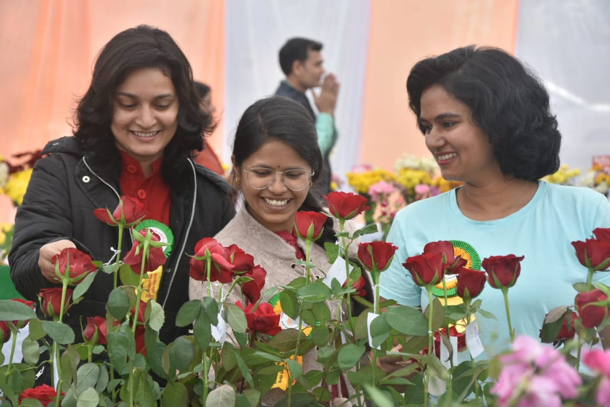 World of Flowers blossomed in BHU Campus selfie competition in midst of attractive shade