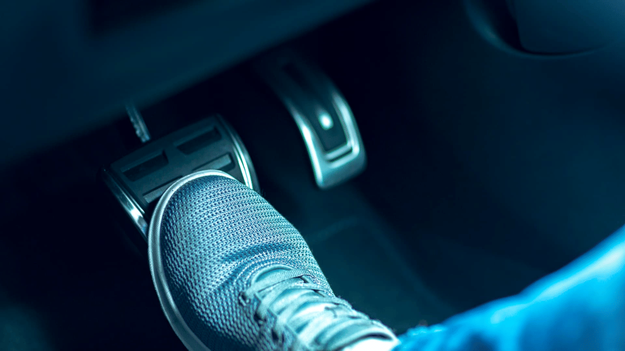 How to improve the habit of driving a car, the life of brakes will become longer, know the details