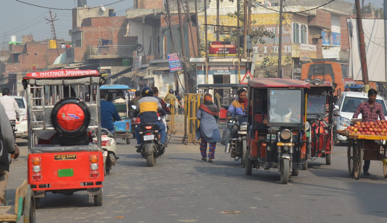 Random traffic: Every day 10 thousand people are troubled by the jam