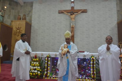 Christmas celebration in pictures: Mary's son was born at midnight, songs of the Lord's birth resounded