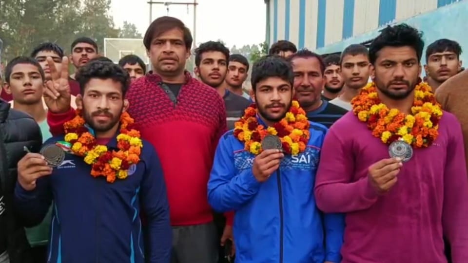 Five wrestlers from Bahadurgarh won medals in senior national wrestling championship