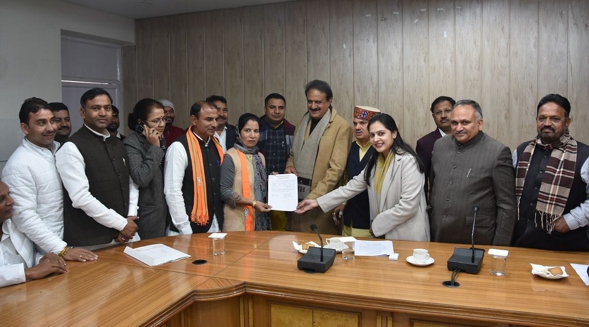 BJP again occupied the Zilla Parishad chair, Ward-21 councilor Monika unanimously became the chairperson