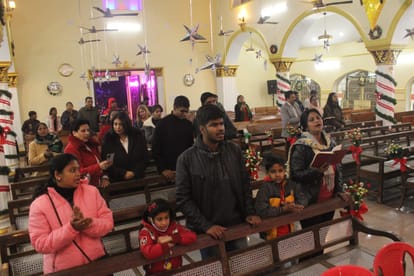 Christmas celebration in pictures: Mary's son was born at midnight, songs of the Lord's birth resounded