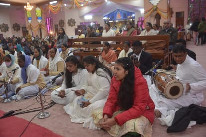 Christmas celebration in pictures: Mary's son was born at midnight, songs of the Lord's birth resounded