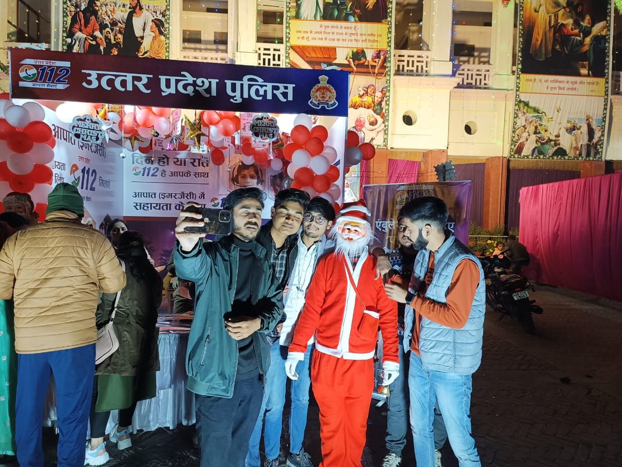 Children liked the Santa of UP-112, Santa made citizens aware of police services