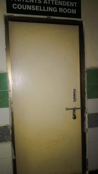 No vaccine for three days, lock hanging on vaccination room of medical college