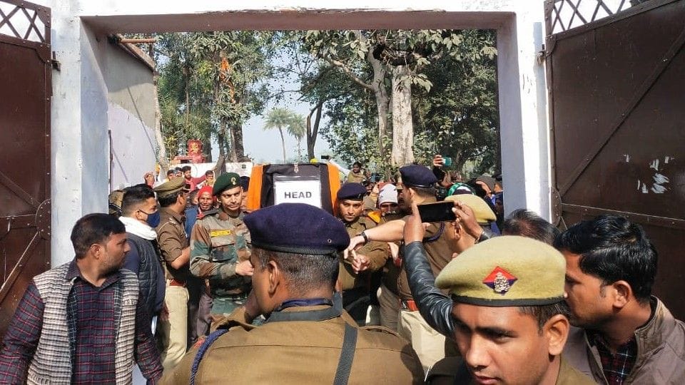 Martyr Bhupendra Singh funeral with state honors in etah