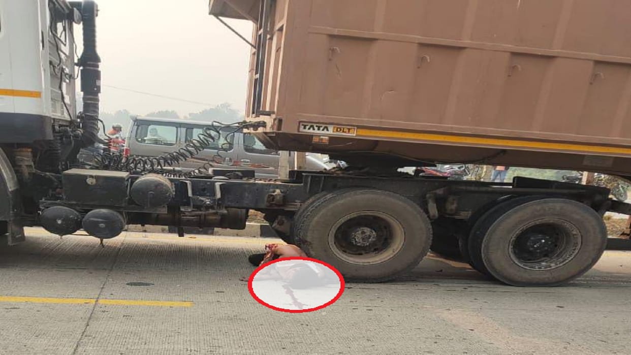 Bike rider came under the trailer during bike race on Ring Road, died