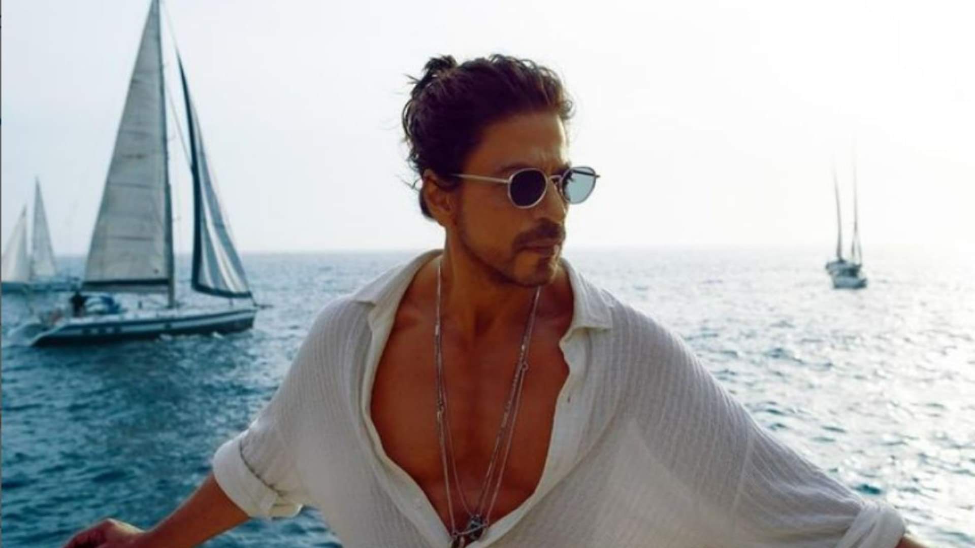 Bollywood stars income from advertisement Amitabh Bachchan Shahrukh Hrithik Akshay Kumar Aishwarya Aamir Khan