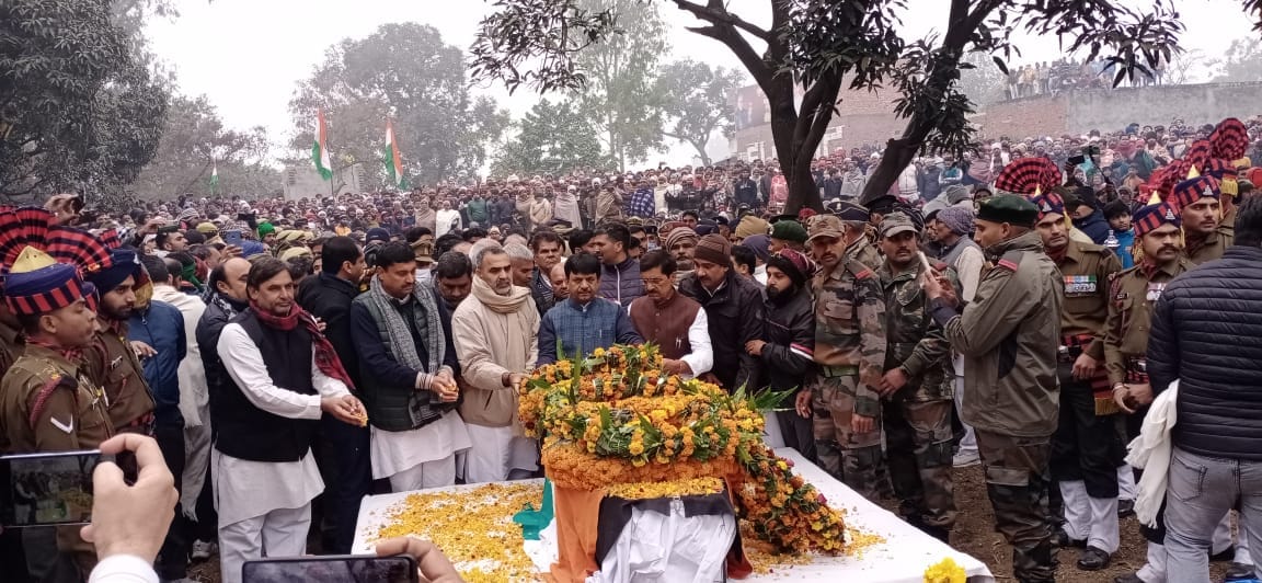 Muzaffarnagar: Crowds gathered at the funeral of Martyr Jawan Lokesh