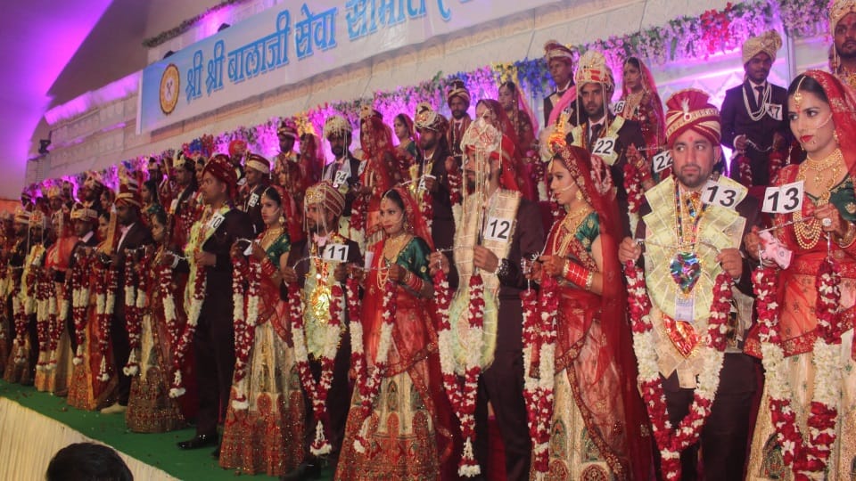 Dehradun News: Sri Balaji Seva Samiti organized mass marriage of poor girls see Photos