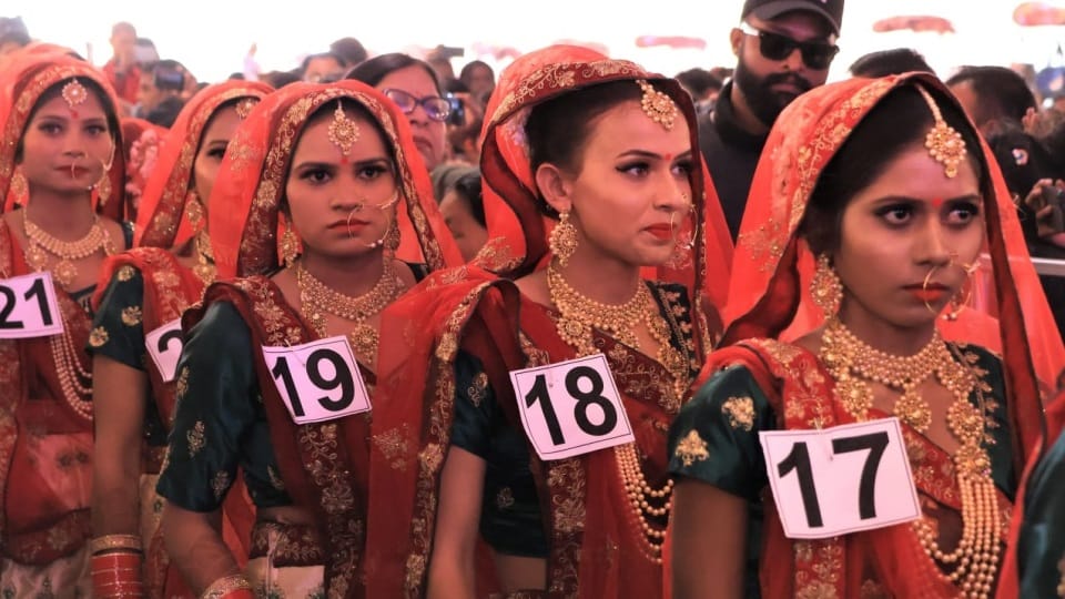 Dehradun News: Sri Balaji Seva Samiti organized mass marriage of poor girls see Photos